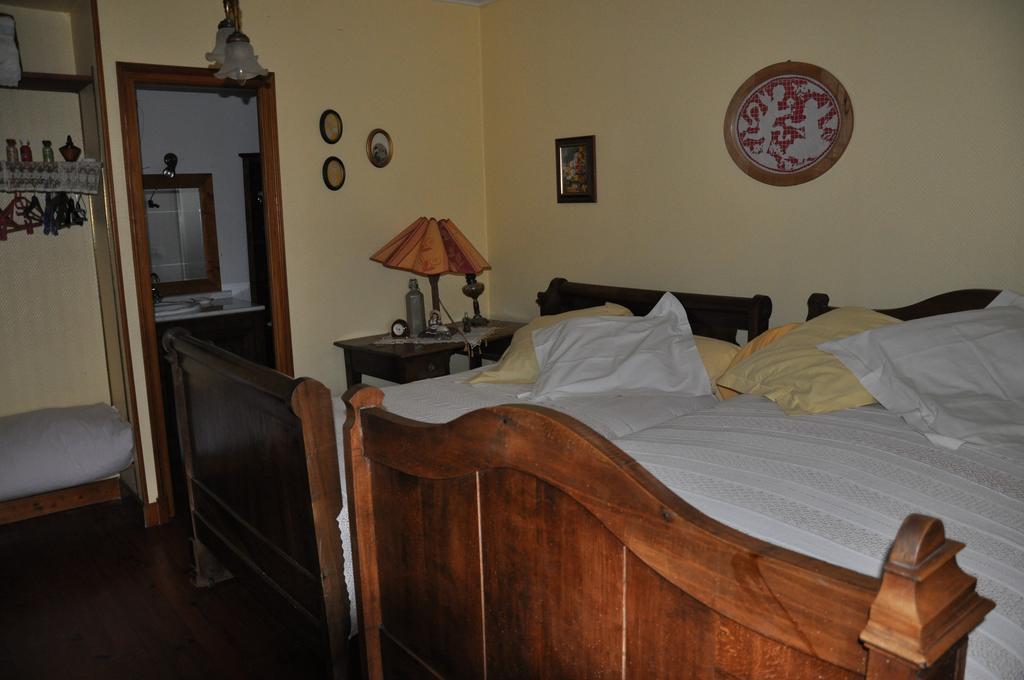 Bed and Breakfast A L'Antan - La Ferme D'Octave Saint-Hilaire-de-Villefranche Habitación foto