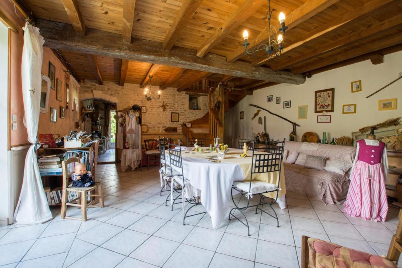 Bed and Breakfast A L'Antan - La Ferme D'Octave Saint-Hilaire-de-Villefranche Exterior foto